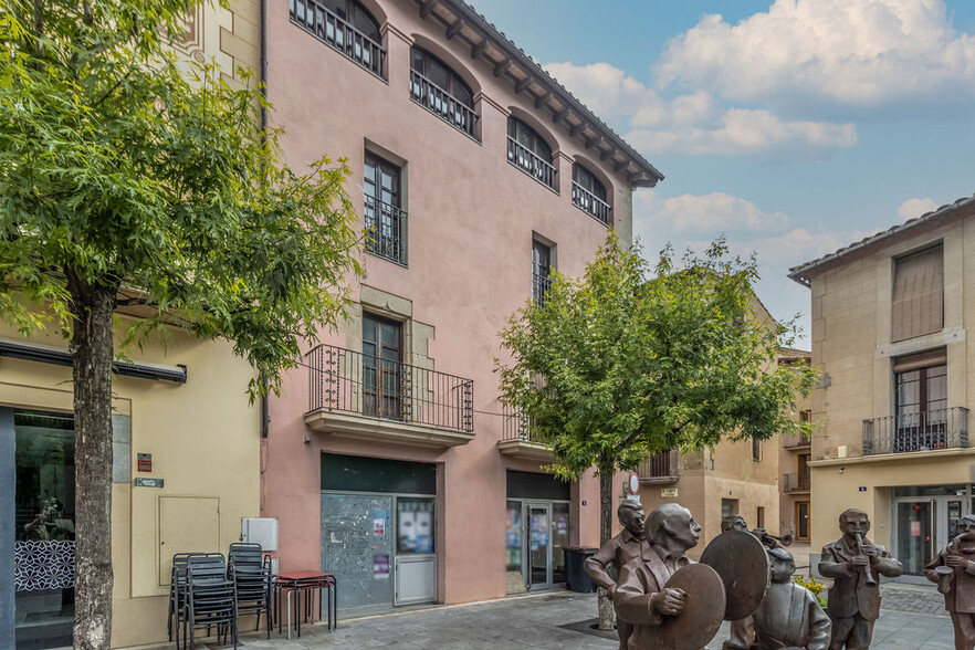 Immeuble residentiel dans Centelles, Barcelona à vendre - Photo de l’immeuble – Image 2 sur 2