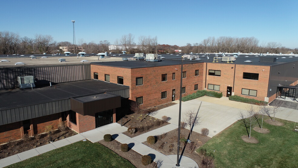 3001 N Darrell Rd, Island Lake, IL à louer - Photo de l’immeuble – Image 1 sur 6