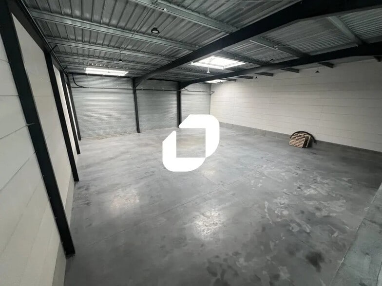 Bureau dans Wambrechies à louer - Photo de l’immeuble – Image 2 sur 14