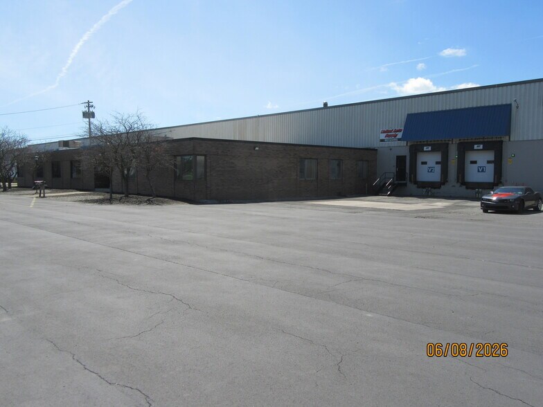 4472 Steelway Blvd N, Liverpool, NY à louer - Photo de l’immeuble – Image 2 sur 5