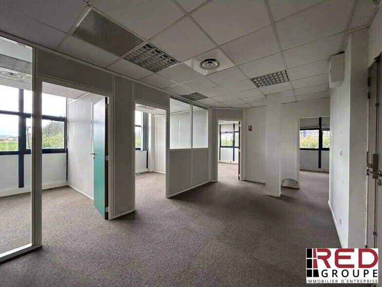 10 Rue Du Lieutenant Parayre, Aix-en-Provence à louer - Photo de l’immeuble – Image 3 sur 4