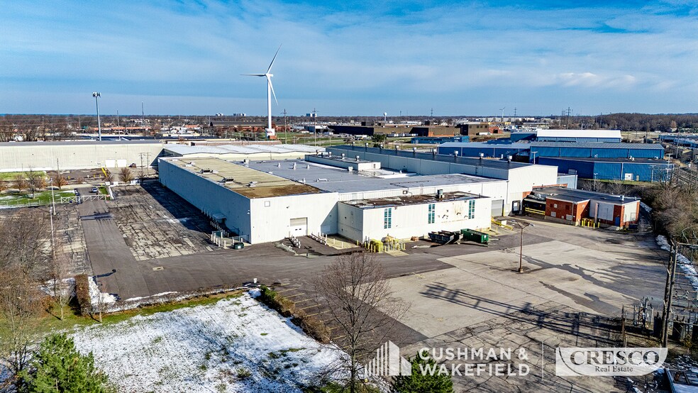 1250 E 222nd St, Euclid, OH à vendre - Photo de l’immeuble – Image 3 sur 16