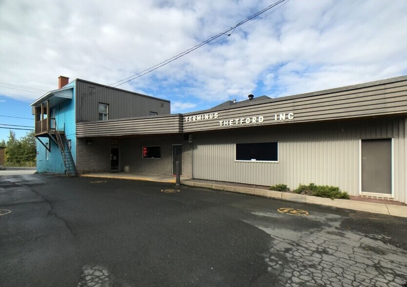 125-129 Rue Saint-Alphonse N, Thetford Mines, QC à vendre - Photo de l’immeuble – Image 2 sur 2