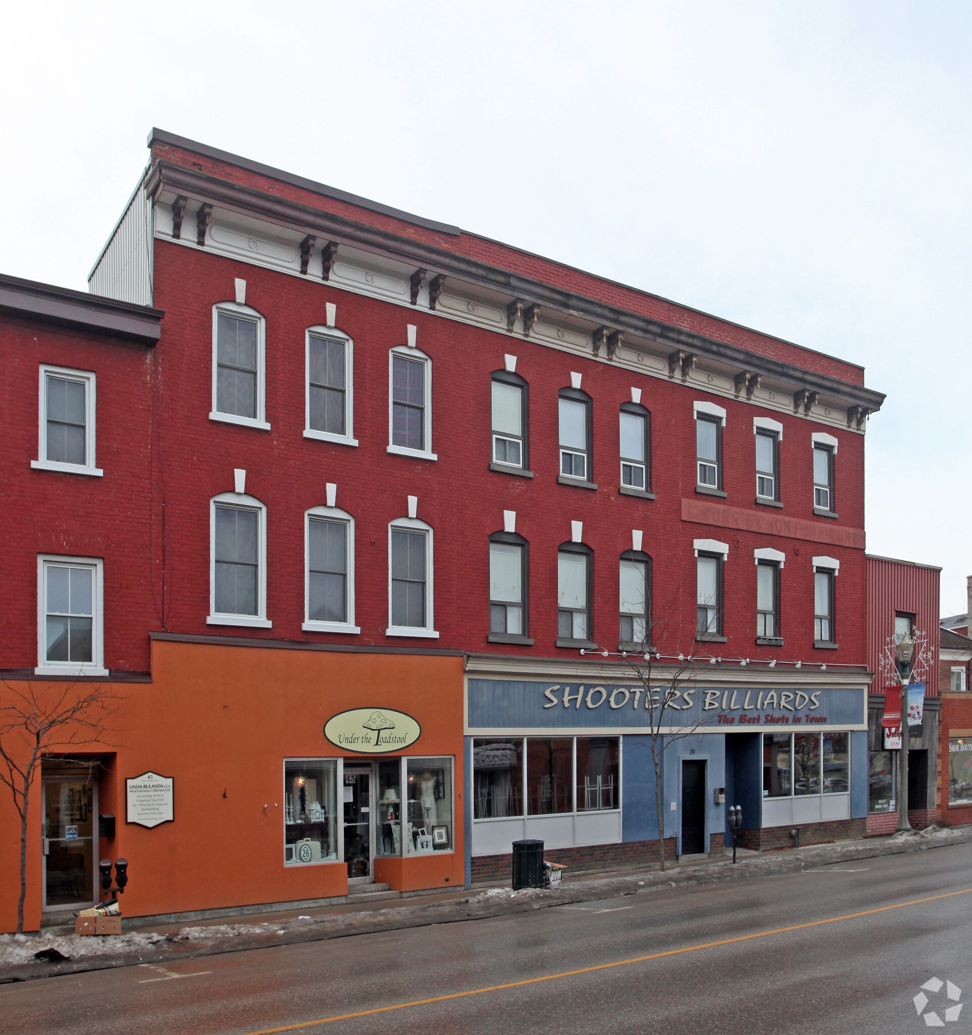 37-39 King Av E, Newcastle, ON à louer Photo principale– Image 1 sur 5