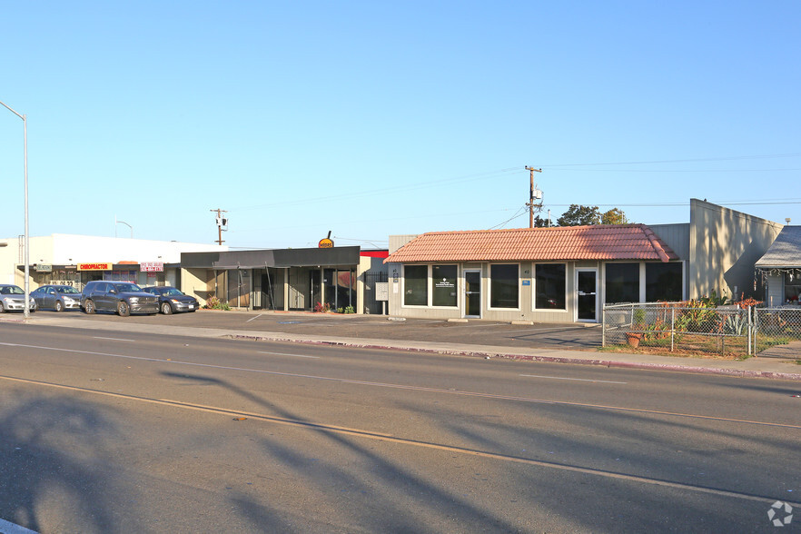 28-40 E Minarets Ave, Pinedale, CA à louer - Photo principale – Image 1 sur 7