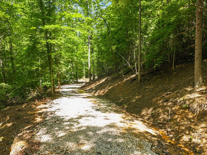 181 High Ridge Rd, Campton, KY à vendre - Photo de l’immeuble – Image 2 sur 6