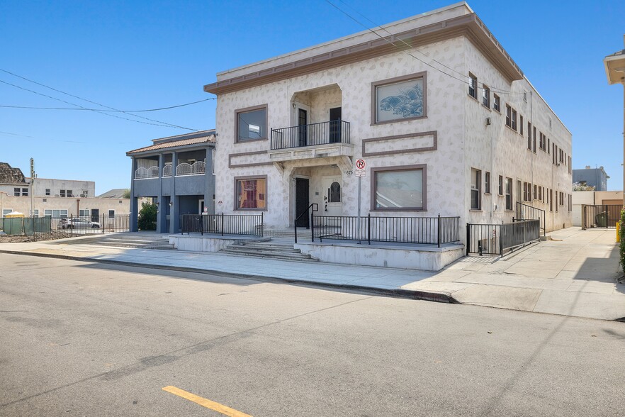 675 W 11th St, San Pedro, CA à vendre - Photo de l’immeuble – Image 3 sur 15