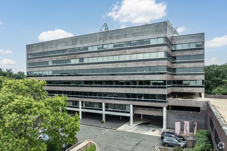 2200 Fletcher Ave, Fort Lee, NJ à louer - Photo de l’immeuble – Image 1 sur 17