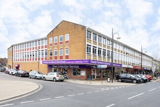 Plus de détails pour 40-52 The Broadway, Crawley - Bureau à louer