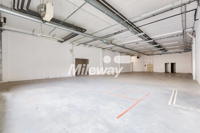 Plus de détails pour 21 Rue Du Petit Albi, Osny - Local d'activités à louer