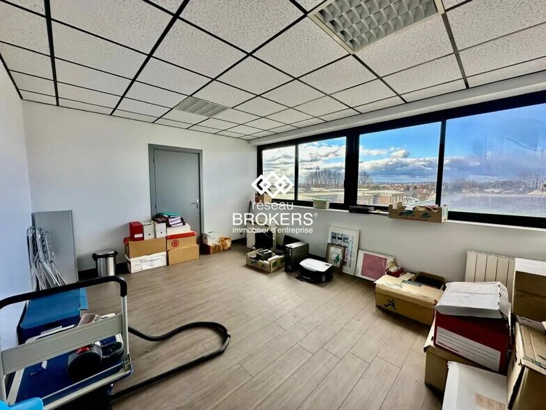 Bureau dans Gonesse à louer - Photo de l’immeuble – Image 3 sur 3