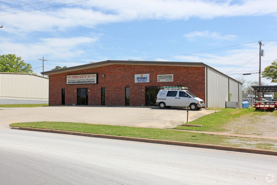 1102 4th Ave SE, Decatur, AL à louer - Photo principale – Image 1 sur 2