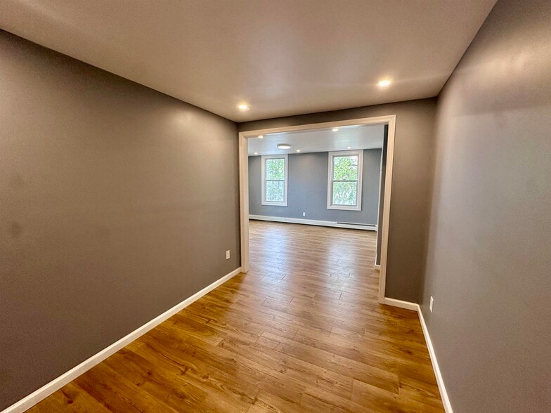 200 Bergenline Ave, Union City, NJ à vendre - Photo intérieure – Image 3 sur 22