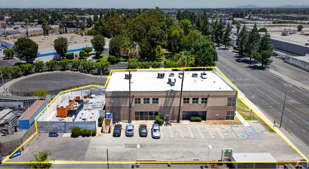 19651 Nordhoff Way, Northridge, CA à louer - Photo de l’immeuble – Image 3 sur 20