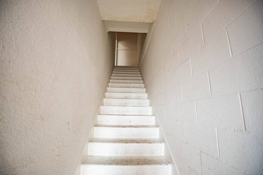 5338 Vineland Ave, North Hollywood, CA à louer - Photo intérieure – Image 3 sur 20