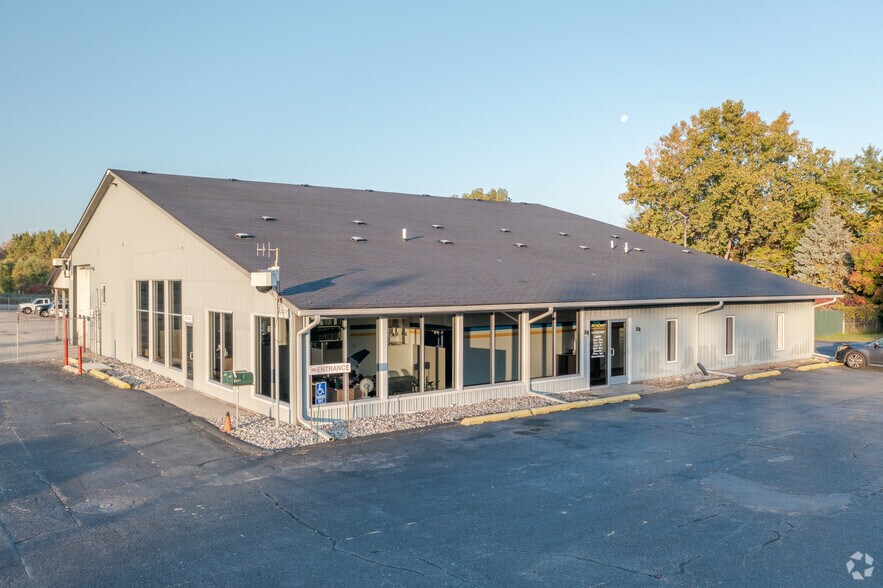 4500 Remembrance Rd NW, Grand Rapids, MI à louer - Photo principale – Image 1 sur 12