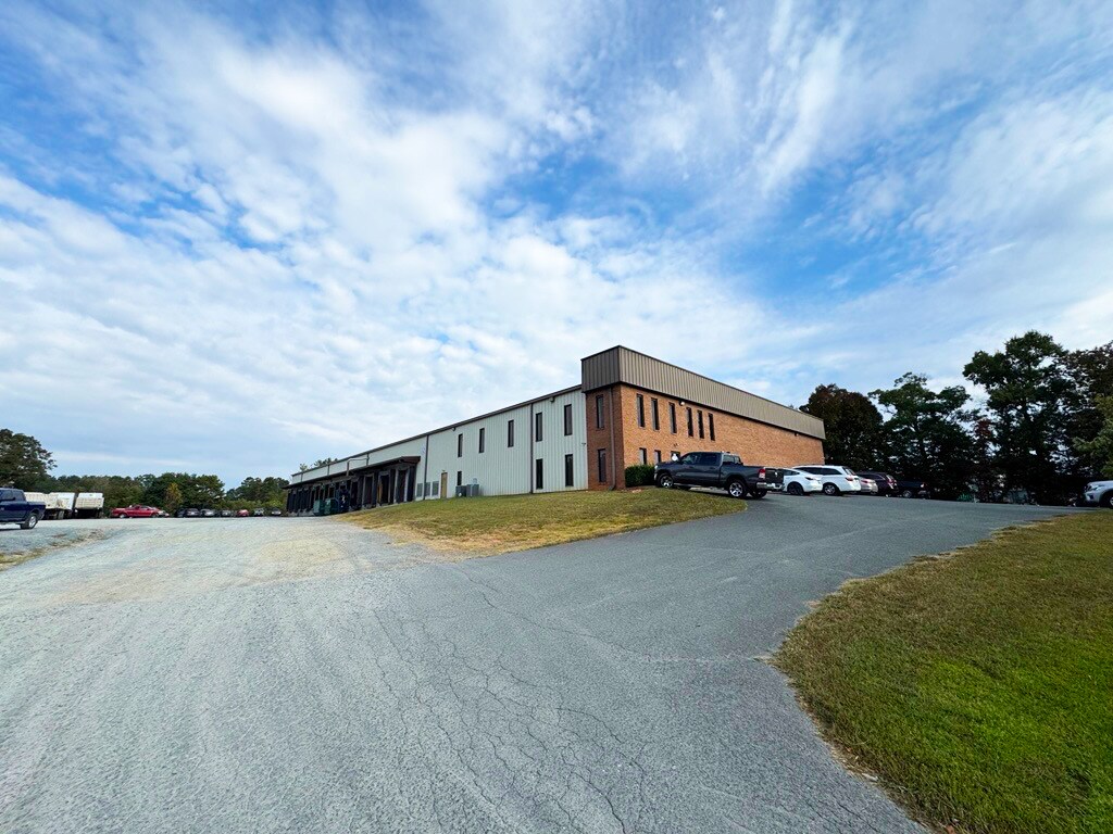 1723 Tower Industrial Dr, Monroe, NC à vendre Photo de l’immeuble– Image 1 sur 7