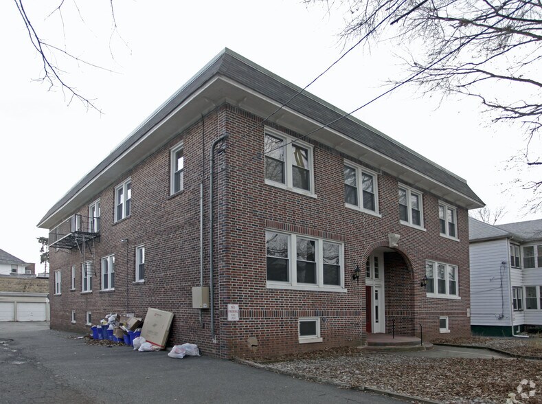 222 Denison St, Highland Park, NJ à vendre - Photo de l’immeuble – Image 2 sur 4