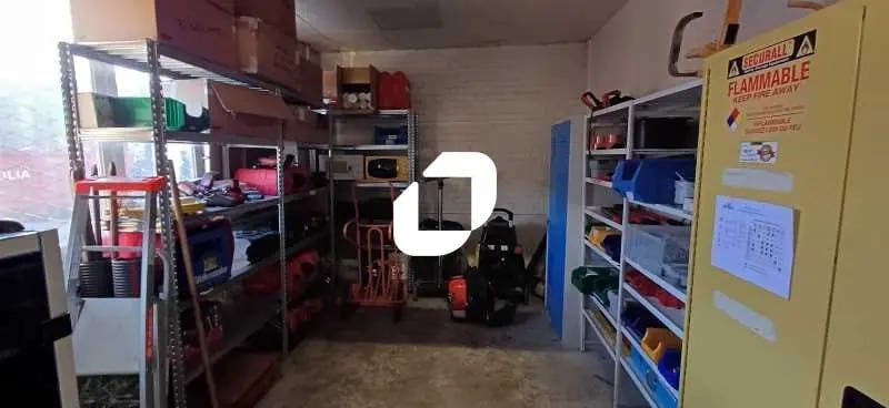 Local d'activités dans Aubergenville à vendre - Photo intérieure – Image 3 sur 5