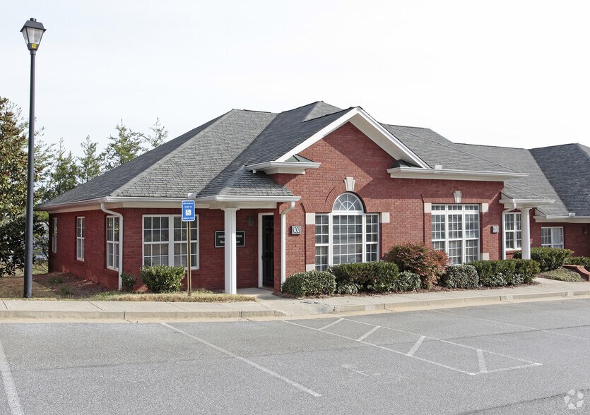 2000 First Dr, Marietta, GA à louer - Photo de l’immeuble – Image 2 sur 2