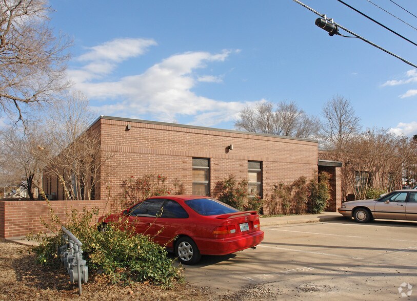 222 E 7th Ave, Stillwater, OK à louer - Photo de l’immeuble – Image 2 sur 2