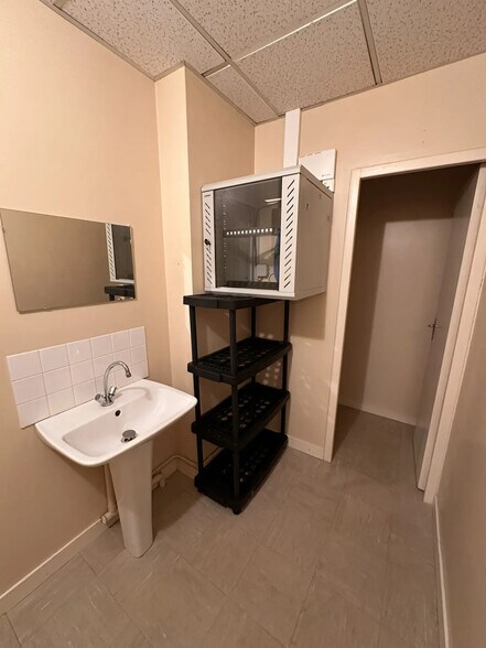 Bureau dans Avrillé à vendre - Photo de l’immeuble – Image 2 sur 3