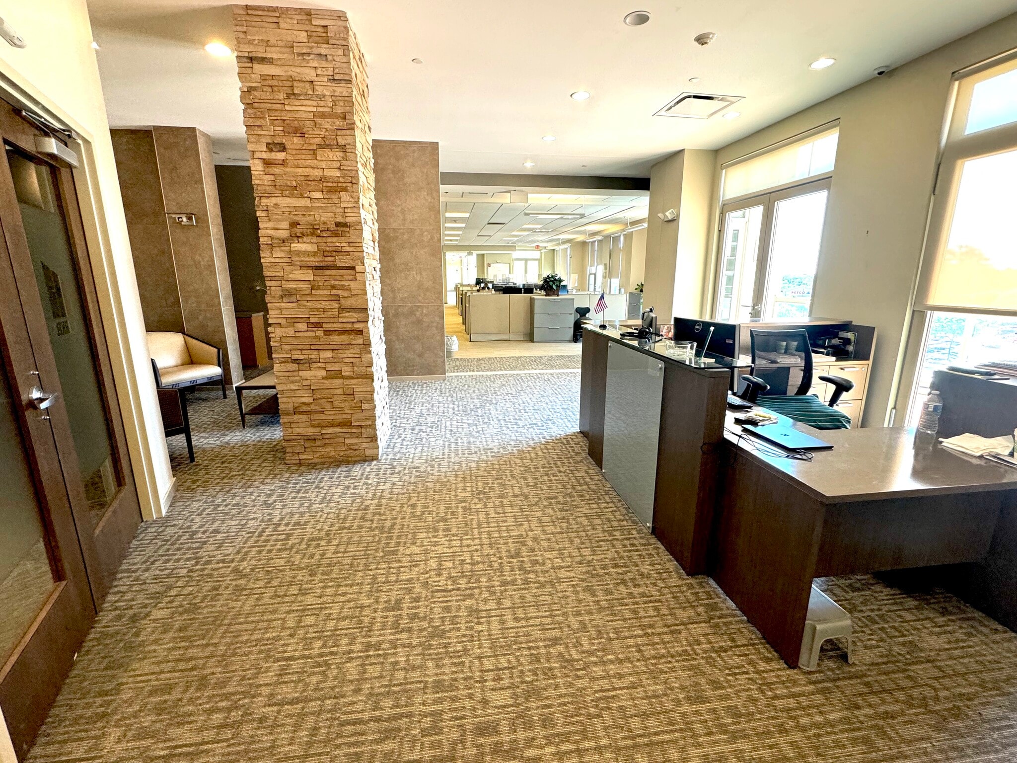 Sockanosset Cross Rd, Cranston, RI à louer Photo intérieure– Image 1 sur 5