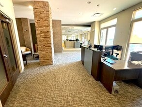 Sockanosset Cross Rd, Cranston, RI à louer Photo intérieure– Image 1 sur 5