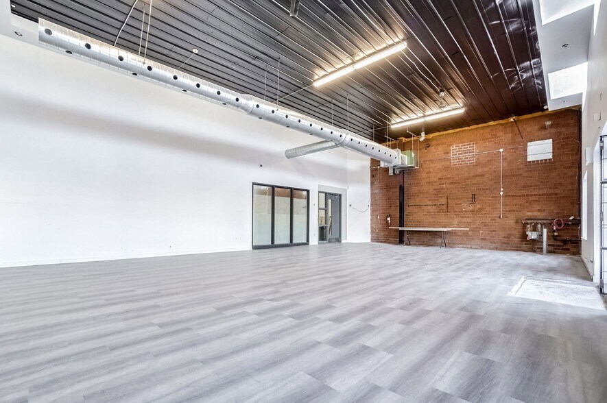 2155 Boul Industriel, Chambly, QC à vendre - Photo de l’immeuble – Image 3 sur 11