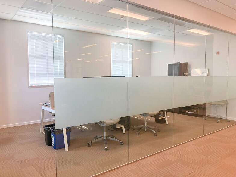 355 Alhambra Cir, Coral Gables, FL à louer - Photo intérieure – Image 3 sur 14