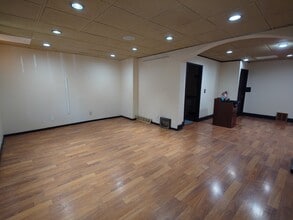 2340 Kinnickinnic Ave, Milwaukee, WI à vendre Photo intérieure– Image 2 sur 6