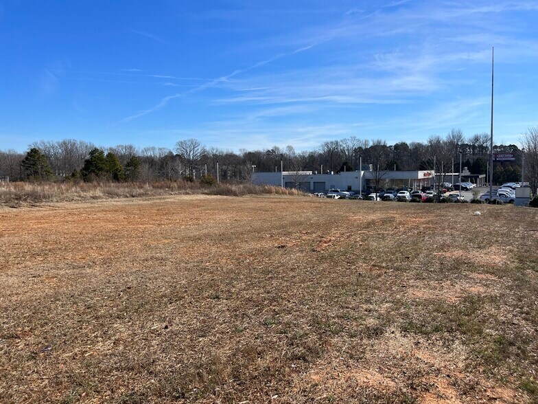 3898 74, Monroe, NC à vendre - Photo principale – Image 1 sur 7