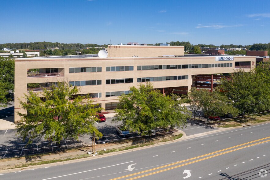 11240 Waples Mill Rd, Fairfax, VA à louer - Photo de l’immeuble – Image 2 sur 12