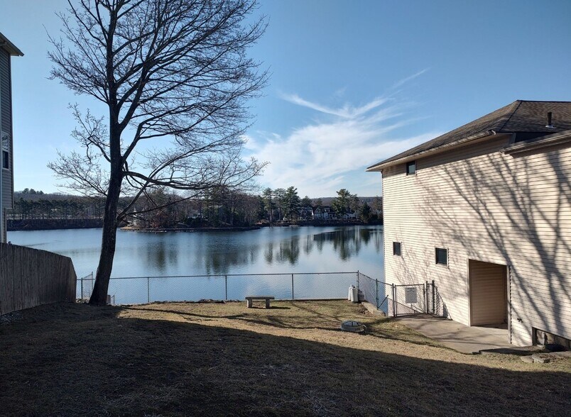 206 S Quinsigamond Ave, Shrewsbury, MA à louer - Photo de l’immeuble – Image 2 sur 2