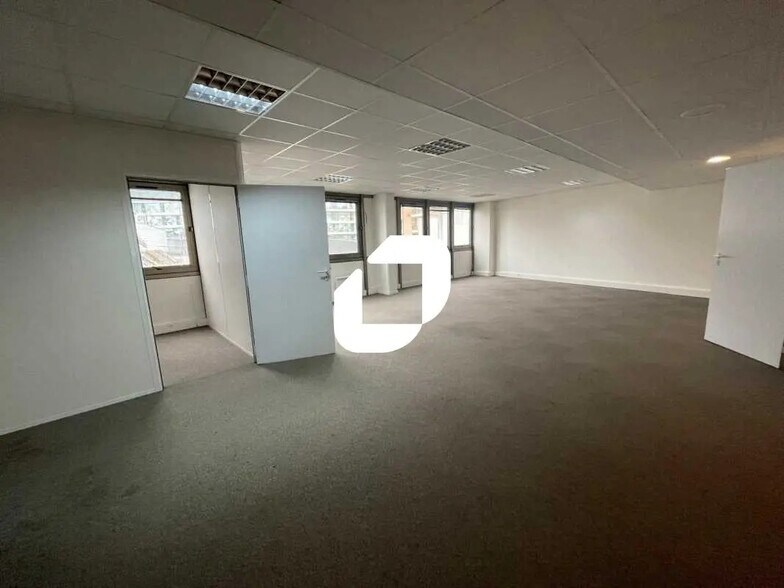 Bureau dans Boulogne-Billancourt à louer - Photo de l’immeuble – Image 1 sur 10