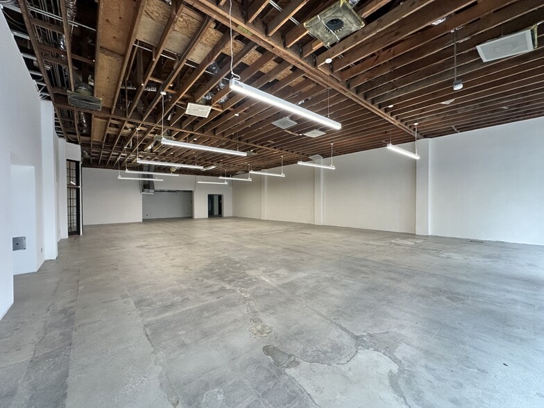 11628 Barrington Ct, Los Angeles, CA à louer - Photo de l’immeuble – Image 3 sur 9