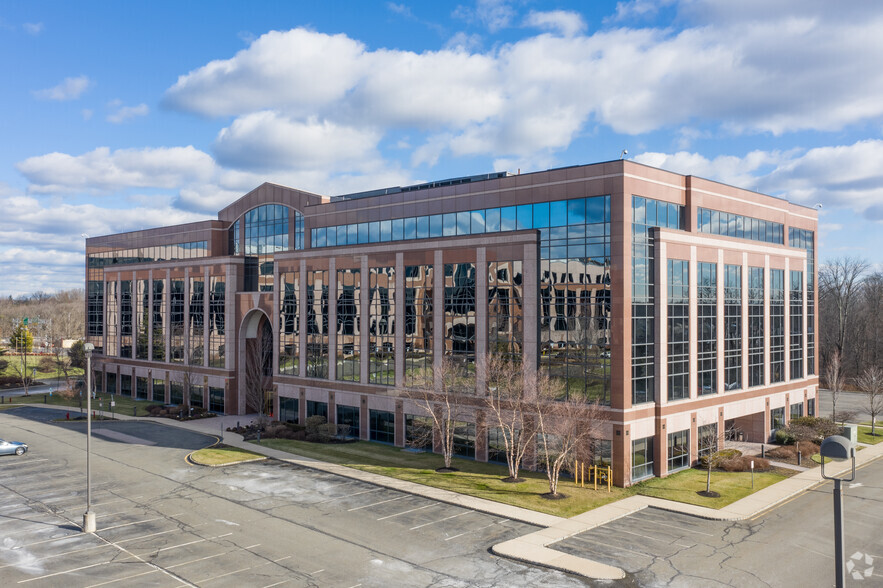 100 Kimball Dr, Parsippany, NJ à louer - Photo de l’immeuble – Image 1 sur 13