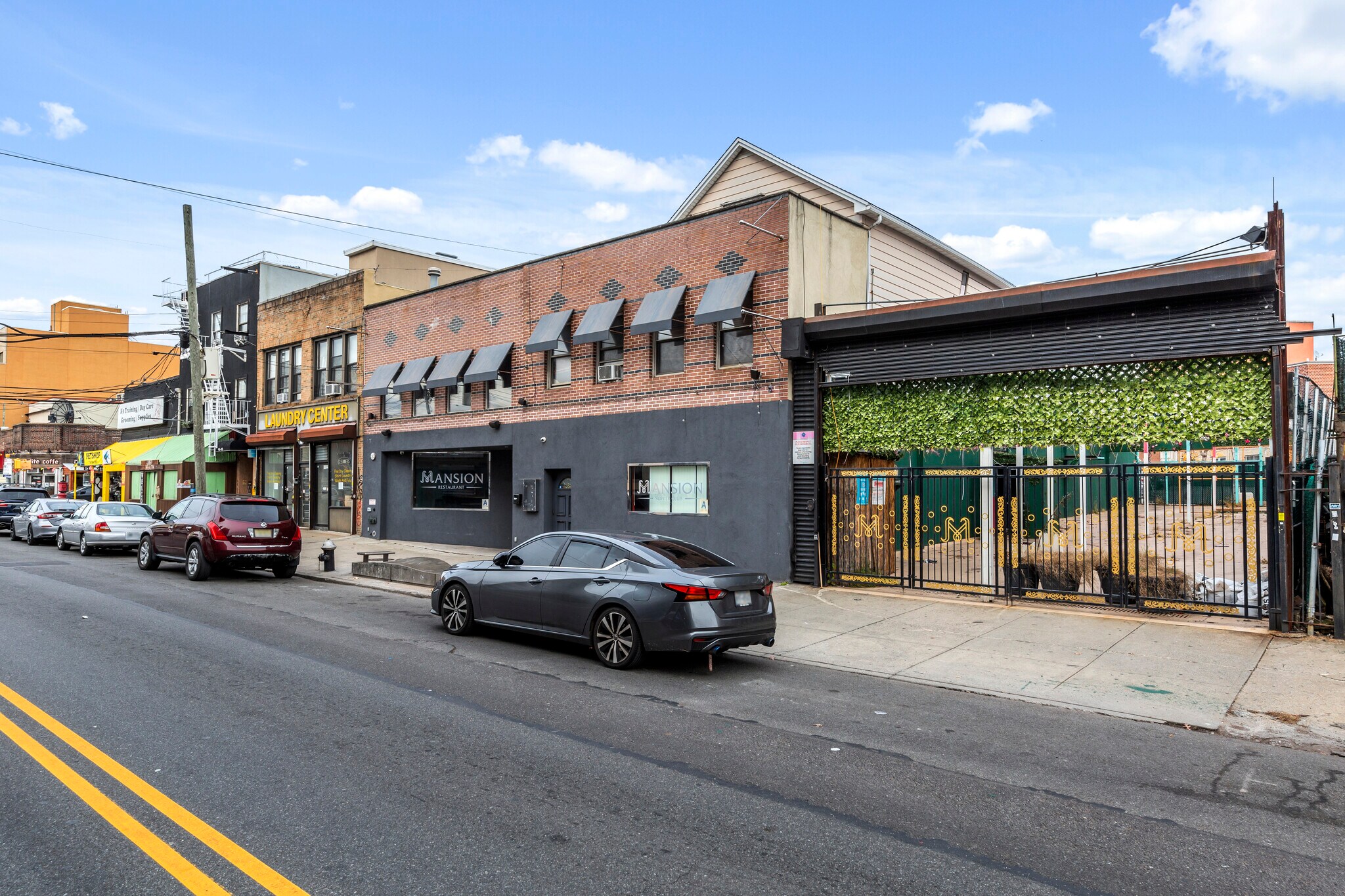 4611 Broadway, Astoria, NY à louer Photo de l’immeuble– Image 1 sur 13
