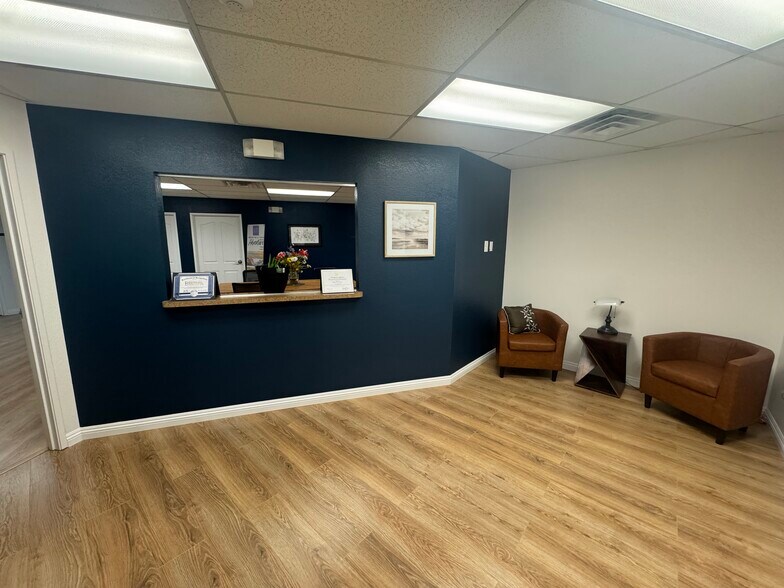 5605 Riggins Ct, Reno, NV à vendre - Photo de l’immeuble – Image 3 sur 31