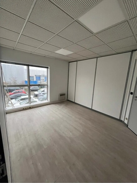 1 Rue Blaise Pascal, Trappes à louer - Photo de l’immeuble – Image 3 sur 7