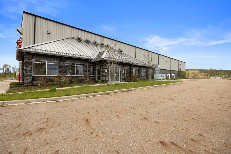 340 Robertson Rd, Fort McMurray, AB à louer - Photo de l’immeuble – Image 2 sur 17
