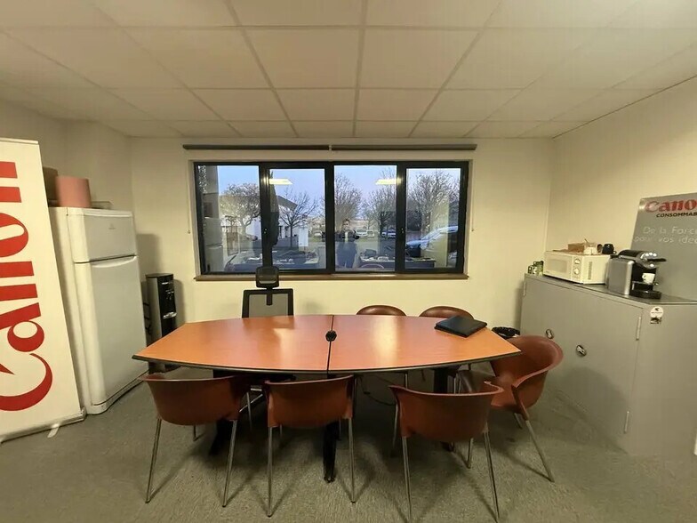 Bureau dans Avignon à louer - Photo de l’immeuble – Image 3 sur 6