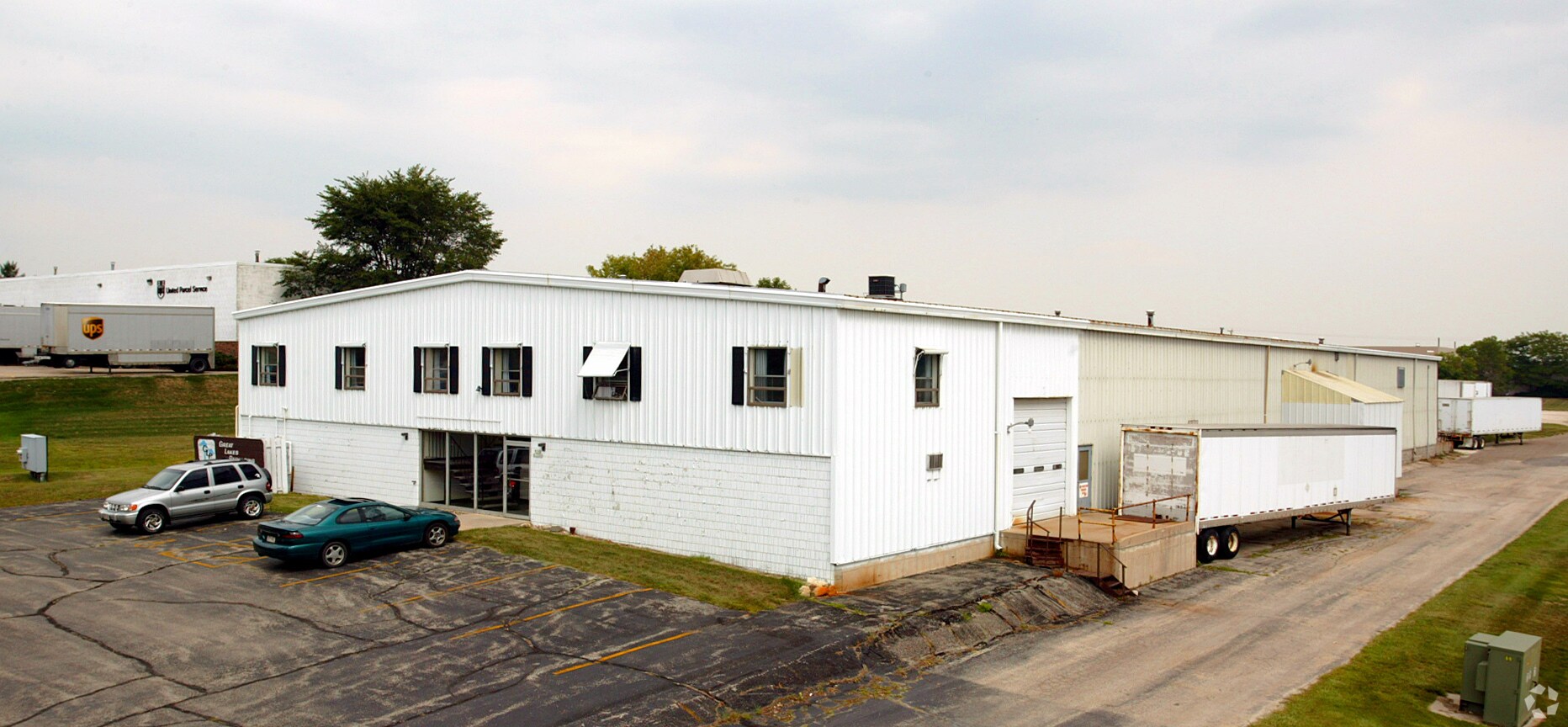 W190N11260 Carnegie Dr, Germantown, WI à louer Photo principale– Image 1 sur 4