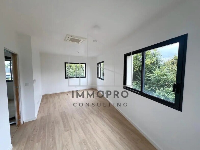 Bureau dans Bois-Guillaume à louer - Photo intérieure – Image 2 sur 6