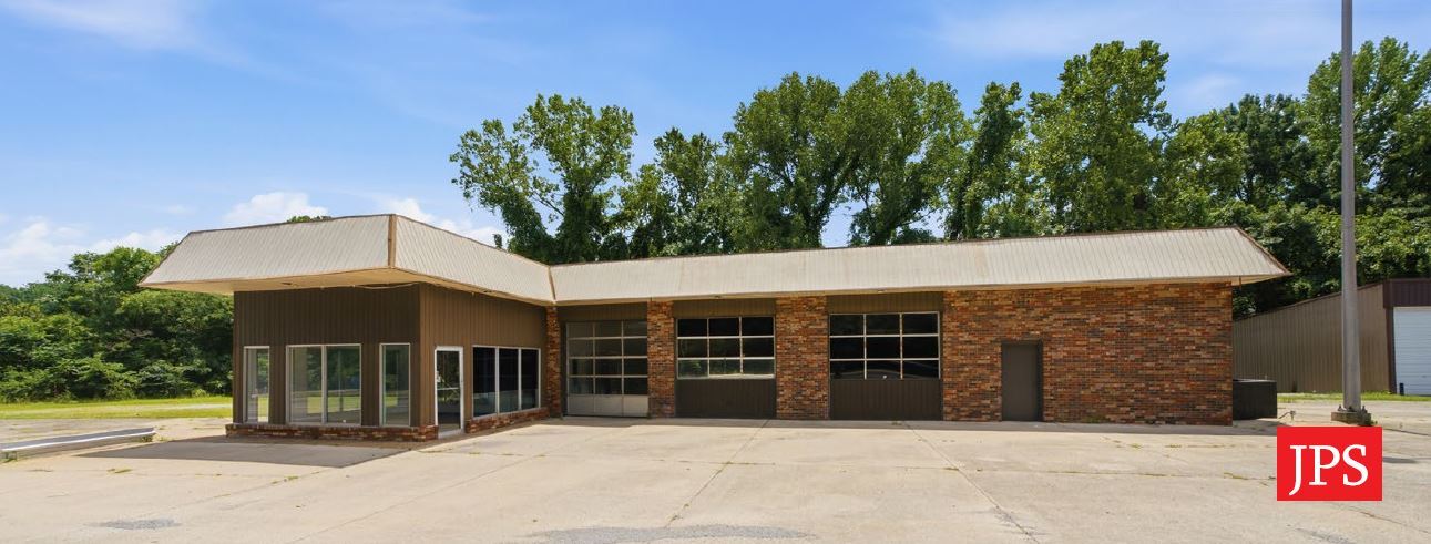 1410 US-70, Dickson, TN à vendre Photo de l’immeuble– Image 1 sur 9