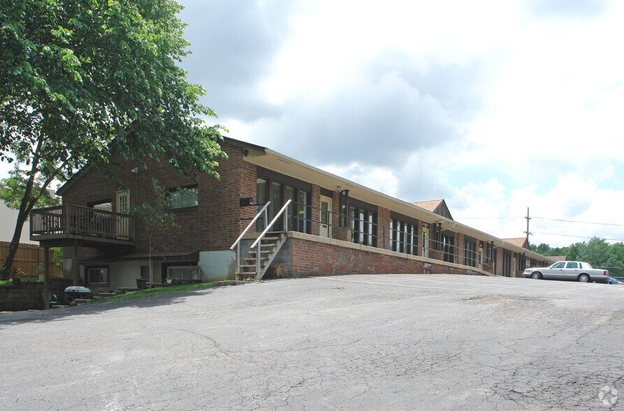 6505 N Prospect Ave, Gladstone, MO à louer - Photo de l’immeuble – Image 3 sur 4