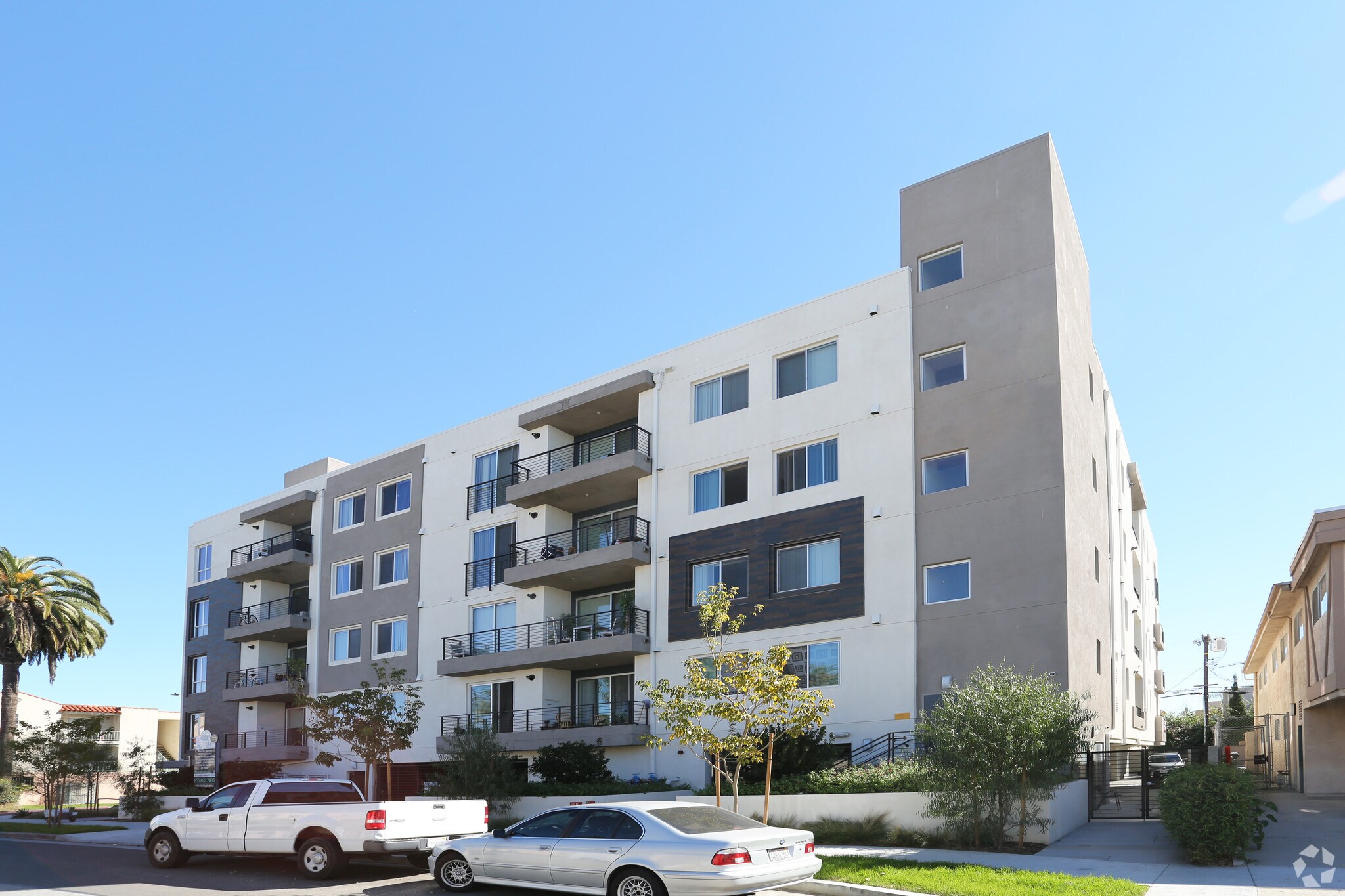 11900 Courtleigh Dr, Los Angeles, CA à vendre Photo principale– Image 1 sur 54