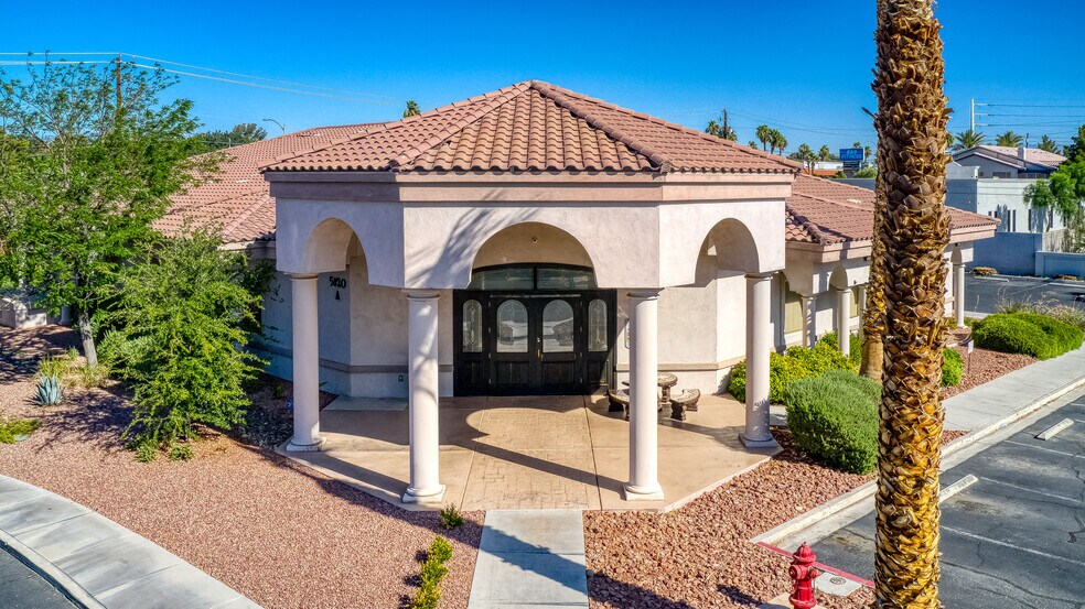 5820 S Pecos Rd, Las Vegas, NV à louer - Photo de l’immeuble – Image 2 sur 10