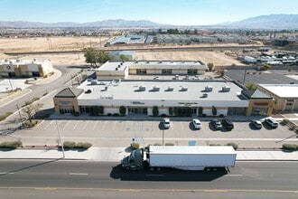 12241 Industrial Blvd, Victorville, CA à louer Photo de l’immeuble– Image 2 sur 19