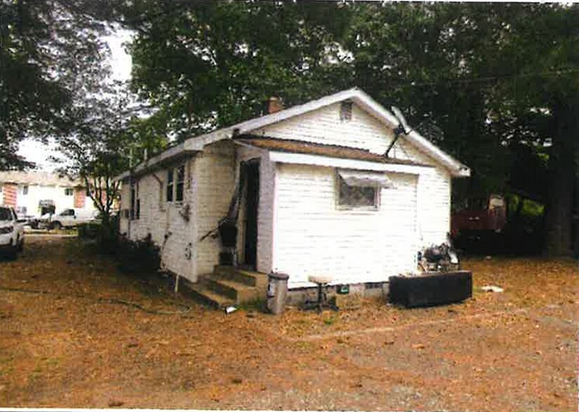 107 Tyler Ave, Newport News, VA à vendre - Photo de l’immeuble – Image 2 sur 3